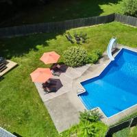 HV Spacious Retreat sleeps 13 with pool and hot tub, hotel poblíž Dutchess County - POU, Poughkeepsie
