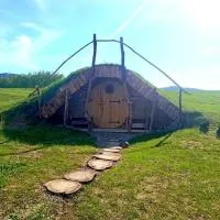 Niesamowita Dolina, hôtel à Zdonia