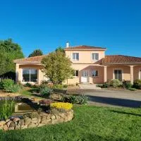Chambre a la campagne – hotel w mieście Saint-Martin-de-Jussac
