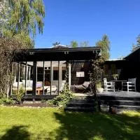 5 min from the water's edge – hotel w mieście Strøby
