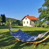 Apartma Hiša na Ravnah with hot tub, hotel a Pišece