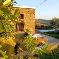 Kalliberry Cycladic Stone House Elissavet with private pool, nice view and fantastic sunsets, готель у місті Гавріо