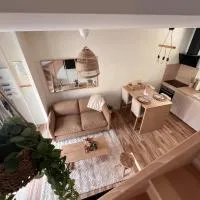 Gîte de charme en pierre, מלון בAiran