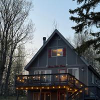 Snow Otter Haus - 2, hotel poblíž Gogebic-Iron County - IWD, Bessemer