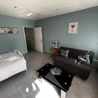 Maison 2-4 personnes au calme, отель в городе Camblain-lʼAbbé