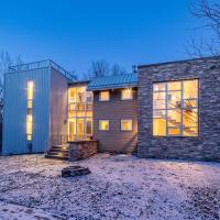 Enjoyable Secluded Cottage with Hot-tub in New Richmond, Wisconsin, hotel poblíž New Richmond Regional - RNH, Baldwin