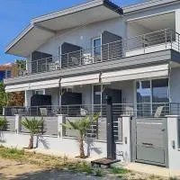 Apollon Luxury Rooms、ネアブラスナのホテル