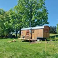 Benno der Wagen - kreativ gestaltetes Tiny House AM WALDRAND Nahezu Alleinlage Rennsteig Grünes Band NATUR PUR Hund willkommen, ξενοδοχείο σε Tettau