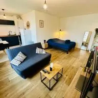 Studio Lumineux avec Balcon - Proche Gare & Centre, hotel a Montargis