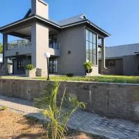 Diamond and Pearl Holiday Home, hotell i Hazyview