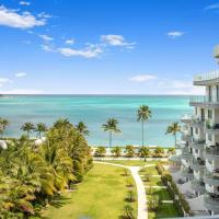 4 Bedroom Cable Beach Condo with Balcony, hotel v destinaci Nassau