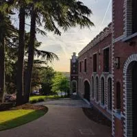 Gerard Bronnen, hotel en Geraardsbergen
