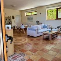 Minoa apartment، فندق في أتسيبوبولو
