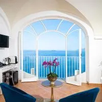 Villa Santa Chiara Positano Suites, מלון בפוזיטנו
