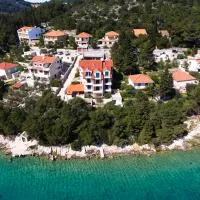 Apartments Vala، فندق في فيلا لوكا