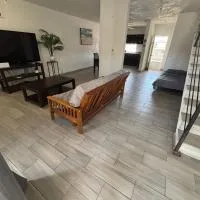 Shoreline Condo 5 Desert Oasis Free Wifi, Cool AC, hotelli kohteessa San Felipe
