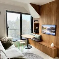 One Cedarwood - Petite Challet Falls Creek, hotel i Falls Creek