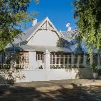 KAROOWERF GUEST HOUSE, hotel em Cradock