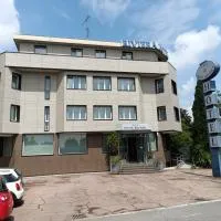 Hotel Riviera, מלון בסגרטה