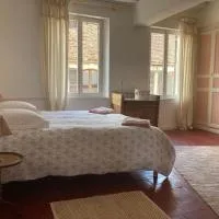 Sur les Ailes du Papillon-La Suite, hotel a Saint-Sauveur-en-Puisaye