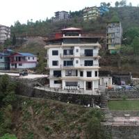 Premier Hideaway Hotel Bhedetar, hotel near Tumlingtar Airport - TMI, Dharān Bāzār