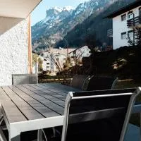 Feel Home Apartments 701 - 702- Seesicht - Terrasse - Balkon - kostenloser Parkplatz, ξενοδοχείο σε Emmetten