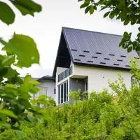 Ćato s cottage โรงแรมในBravnice