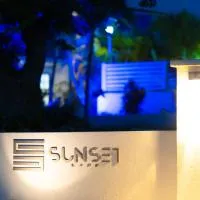 Sunset Lane Apartment Hotel, hotell i Saint James
