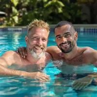 Cinq & Sept LGBT Resort for men, hotel u gradu Roujan