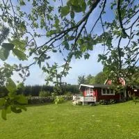Naturnära Fritidsboende, Tomtebo - YinTorp، فندق في Arkelstorp