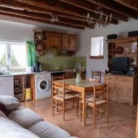 Charmante longère bretonne, hotel en Bourbriac