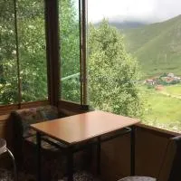 Turan Dağ Evi, hotell i Çaykara