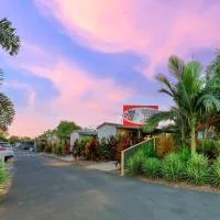 Emerald Tourist Park, hotel di Emerald