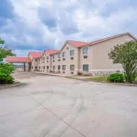 Days Inn & Suites by Wyndham Beeville, hotel i Beeville