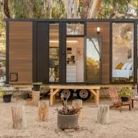 Summer Lea 1 by Tiny Away, hotel Howes Creek városában
