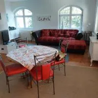 Ferienwohnung mit Garten ab 3 Nächte, хотел в Тетнанг