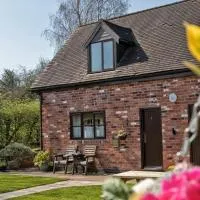 Denstone में, होटल Charlie's Cottage with Alpacas and 7mins drive to Alton Towers