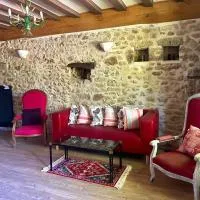 Gîte "Le Chatel" avec piscine, hotel Prissac városában