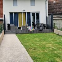Charmante maison de village, hotel near Dole - Jura Airport - DLE, Choisey