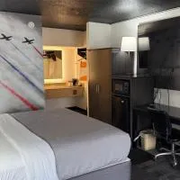 Eglin Extended Stay Hotel, a Howard Johnson by Wyndham、ニスビルにあるデスティン・フォート・ウォルトン・ビーチ空港 - VPSの周辺ホテル