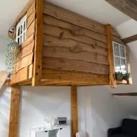 La cabane, hotel u gradu Obinji sir Ner