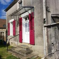 Maison de vacances individuelle toute équipée, hotel em Dampierre-sous-Bouhy