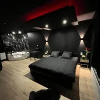 Atypical romantic room, hotel di Jassans-Riottier