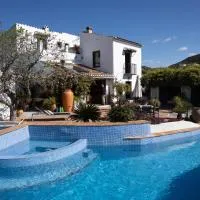 Finca Los Arcos Bed and Breakfast Comares Malaga, מלון בComares