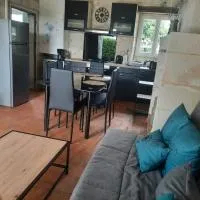 Gîte aux Pissenlits, hotel u gradu Brain-sur-Allonnes