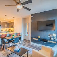 Stunning 2BR Kierland Common, TPC Golf, Pool, Gym, W-D, hotel poblíž Scottsdale Airport - SCF, Scottsdale