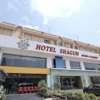 Hotel Shagun, Piplod City Centre Surat, מלון בסוראט