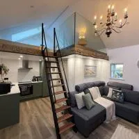 Holly Cottage Cozy Loft, отель в городе Aghade Bridge