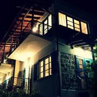 Aigaion Guesthouse، فندق في ثيرما