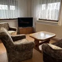 Schöne Zimmer mit gemeinsamer Nutzung von Bad, Toilette und Küche、Schwarzbachのホテル